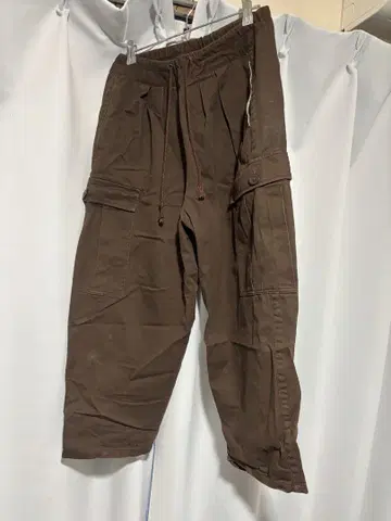 GOOPi 브라운 카고 팬츠 허리 밴딩