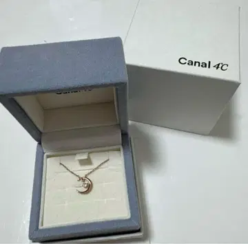 Canal 4C 초승달 모티브 목걸이