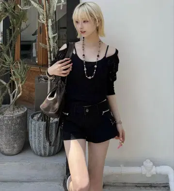 TRIFLE 스터드 카고 데님 숏 팬츠