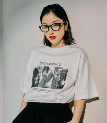 렙심 이번 시즌 완판 흑백 로고 컬러 티셔츠 화이트