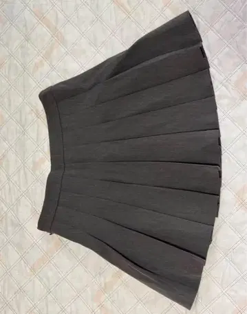 그레이 플리츠 미니 스커트 폴리에스테르