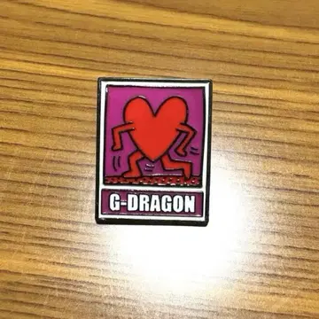 G-DRAGON 키스 해링 한정판 콜라보 핀즈 핀 배지 레어
