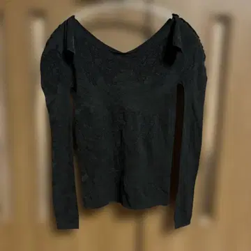 타카 댄스 레이스 오프숄더 긴팔 상의 블랙