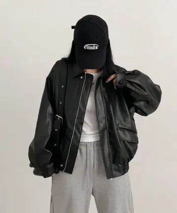 블랙 가죽 자켓 오버 사이즈