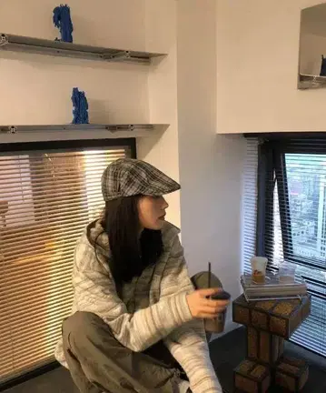 그레이 계열 체크 워크 캡