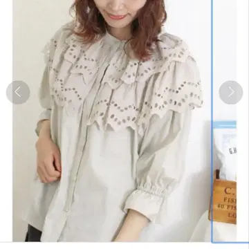 새상품! 사만사 모스모스 2단 스캘럽 레이스 블라우스
