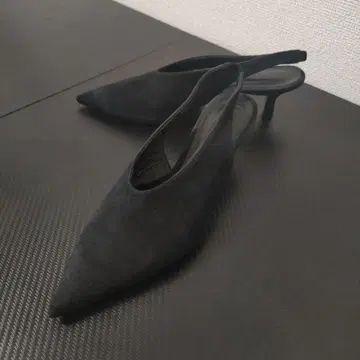 새상품급 윔 가젯 Hoaw. 슬링 백 스웨이드 펌프스 하우 38