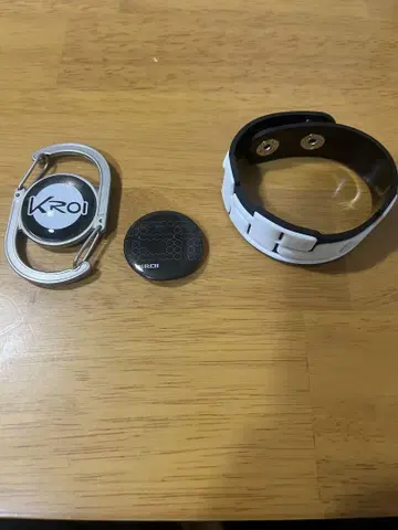 Kroi 카라비너 러버 밴드 캔뱃지 세트