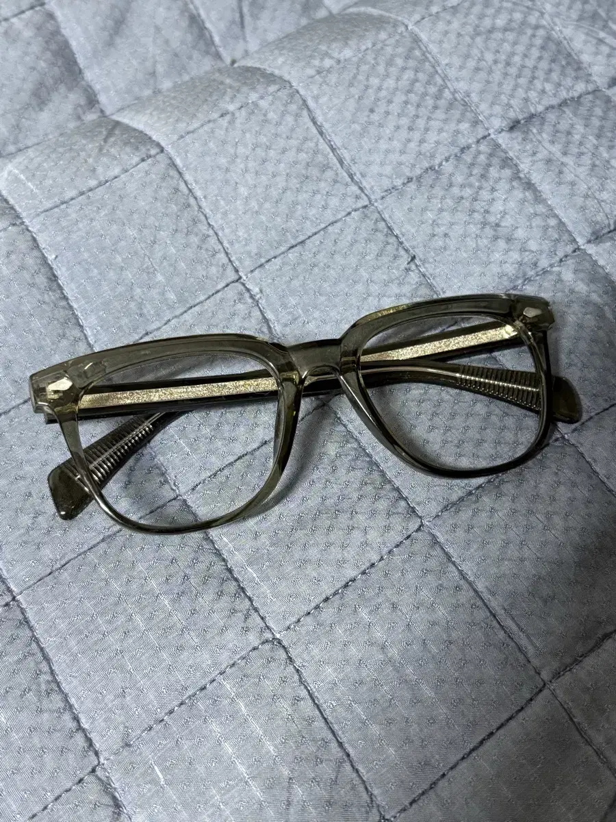 Reclow glasses