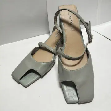 RANDA 스트랩 샌들
