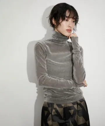플로키 튤 풀오버