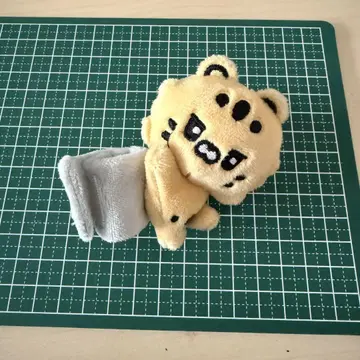 LESSERAFIM 김아치 응원봉 굿즈