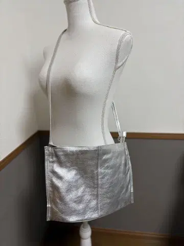 컨디션 최상 이아파피요네 숄더백 실버