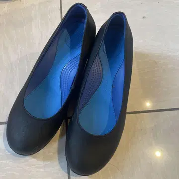 블랙 웨지 힐 펌프스