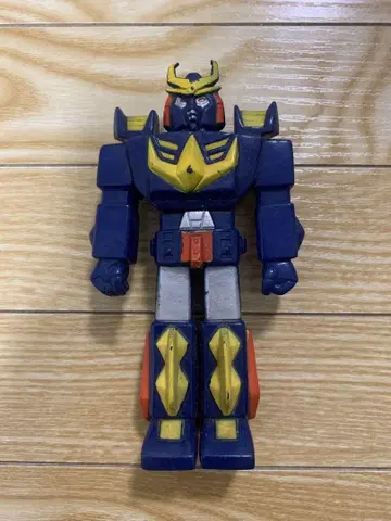로봇형 피규어 파랑과 노랑 약 15cm