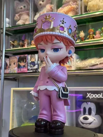G-DRAGON 핑크 왕관 피규어 16cm 높이