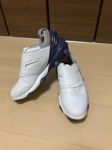 새상품급 FOOT JOY 풋조이 TOUR-A BOA 화이트 계열 25.5