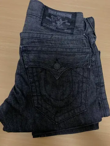 TRUE RELIGION 스트레이트 데님