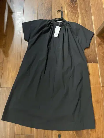 미사용 띠어리 럭스 24SS 리즈 레이첼 원피스