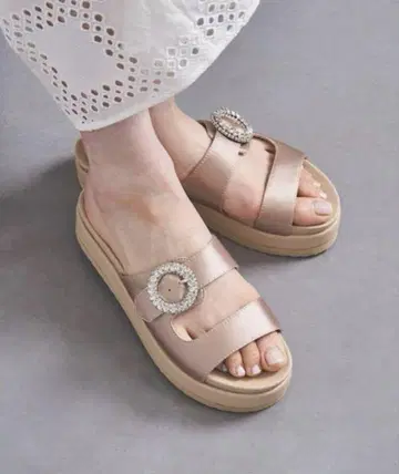 새상품급 유나이티드 애로우즈 새틴 비쥬 샌들 핑크 베이지 36