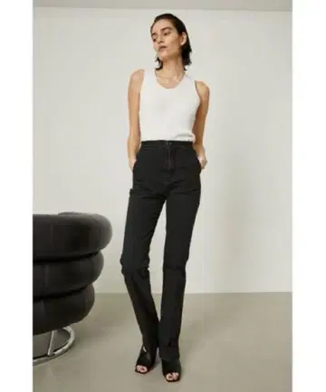 RIM.ARK Little flare denim 림 아크 블랙 데님