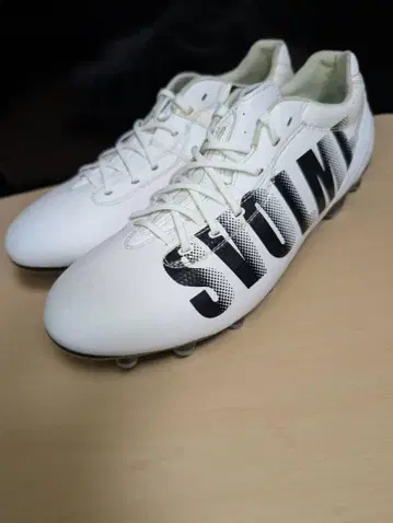 [가격 인하] SVOLME 축구화 화이트 스파이크 25.5