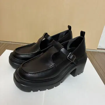 블랙 로퍼 통굽 버클