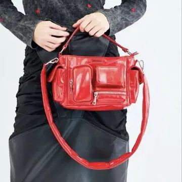 새상품 ANNA SUI NYC 안나수이 멀티 포켓 치비 백 에나멜