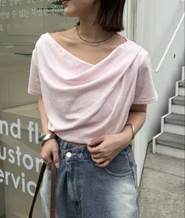 mystic 오프숄더 티셔츠