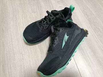 새상품 ALTRA 론 피크 9+ US6 23cm 우먼 실내 신어본 상품