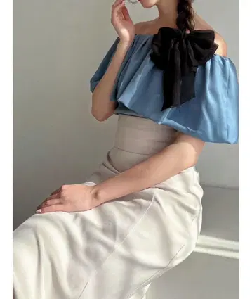 리젝시 볼륨 도킹 오프숄더 니트 탑