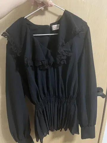 빈티지 블랙 프릴 블라우스