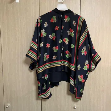 사카이 꽃무늬 돌먼 슬리브 블라우스