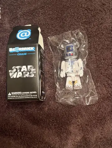 베어브릭 체이스 스타워즈 R2-D2