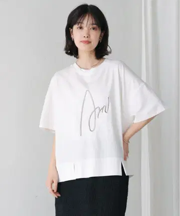 이종 소재 디자인 로고 오버 컷 티셔츠