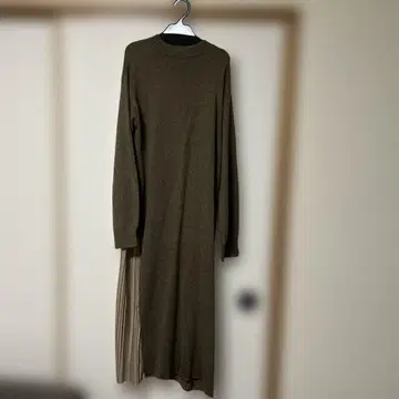 올리브 그린 니트 롱 원피스