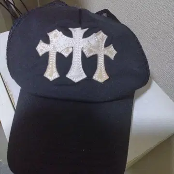 블랙 크로스 모티브 자수 캡