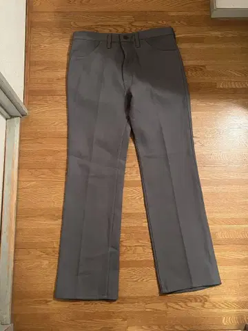 Wrangler 그레이 플레어 슬랙스 34 x 32