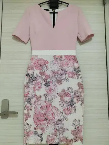 미사용 새상품 HYBRID 꽃무늬 레이스 타이트 원피스 S~M UK8