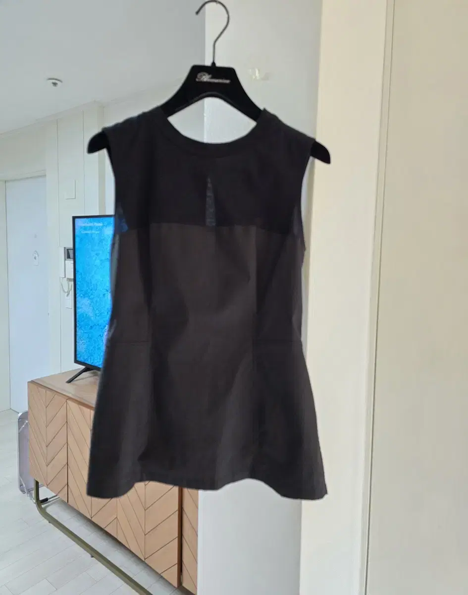 [Han Sum] System Mix and Match Lay Layer Sleeveless Blouse