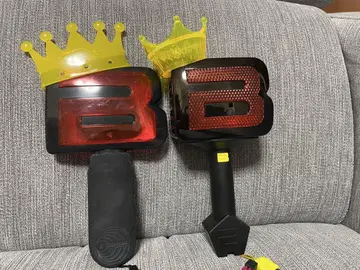 K-POP 응원봉 빨간색 B 로고 왕관 디자인
