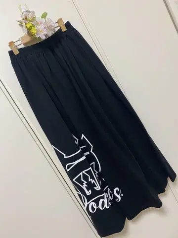 새상품 로데오 크라운 스커트