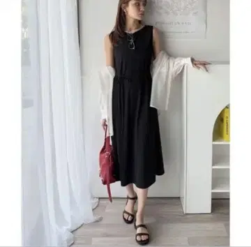 미 라인 슬리브리스 원피스 클래식 엘프