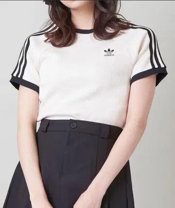 아디컬러 클래식 와플 쓰리 스트라이프 슬림 반팔 티셔츠