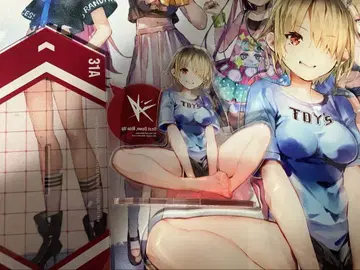 헤븐 번즈 레드] 카야모리 쓰키 아크릴 스탠드 2종
