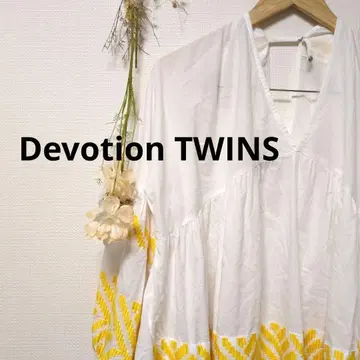 Devotion TWINS 데보션 트윈스 상의 블라우스 자수