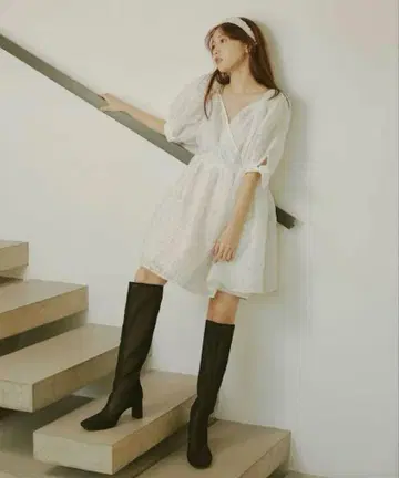 SNIDEL 스나이델 시어 자카드 튜닉 화이트