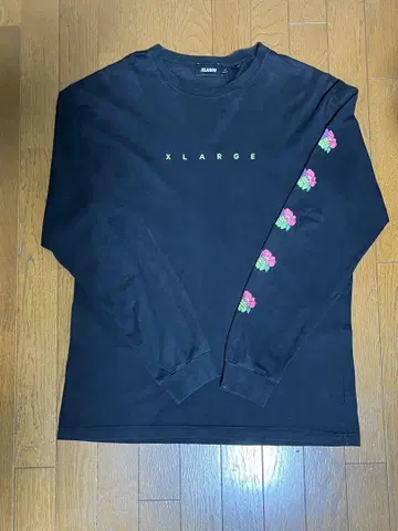 XLARGE 블랙 롱 T 긴팔 티셔츠 L 사이즈 꽃무늬 소매 프린트