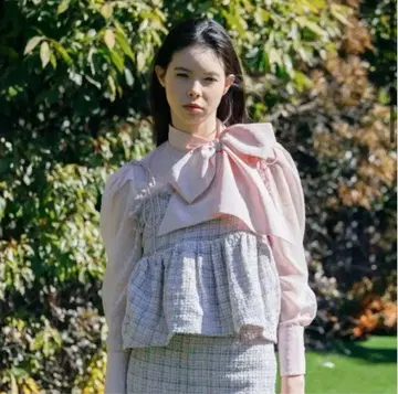 비비 RIBBON CUFFS 블라우스
