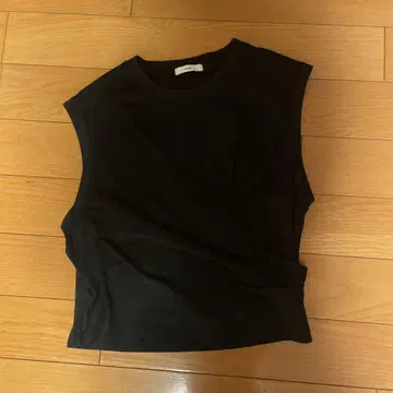 블랙 슬리브리스 탑